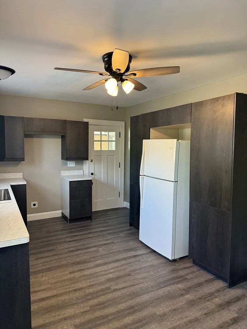 2 bed, 1500 sqft, $1,200 — Photo 4
