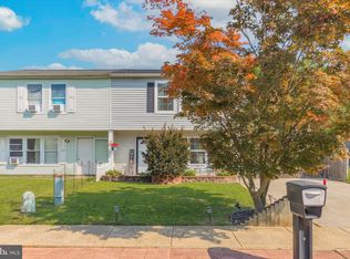 16 Farmhouse Rd, Sicklerville, NJ 08081