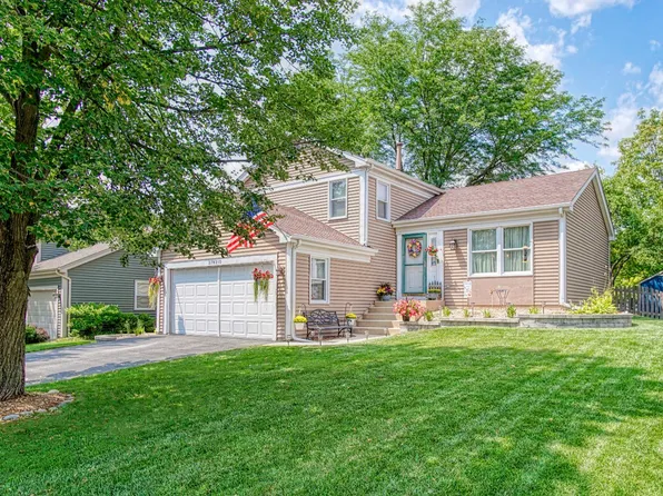 27W210 Churchill Rd, Winfield, IL 60190