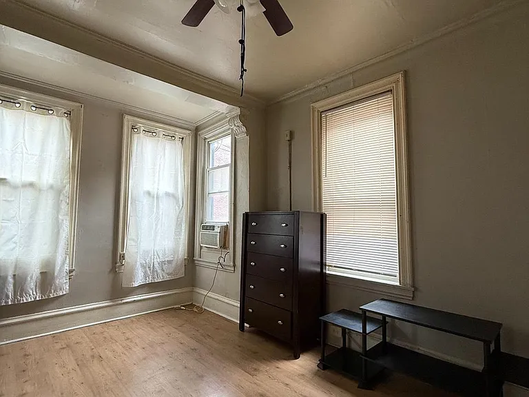 3258 N Park Ave #2F — Photo 1