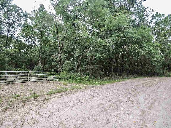 2nd image of Deer Run Ct