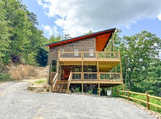 2135 Cascades Ct, Sevierville, TN 37862