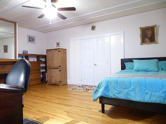 High ceilings are over 9 feet