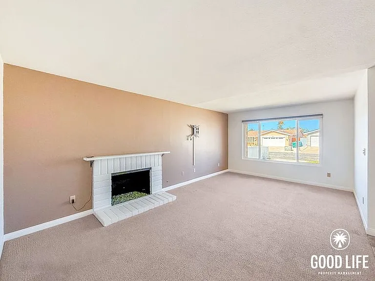 10851 Sandy Hook Rd — Photo 3