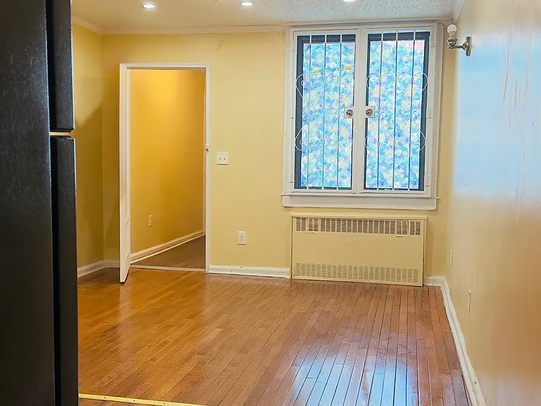 1088 E 53rd St #1 — Photo 14