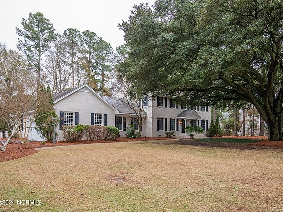 5th image of 221 Country Club Drive