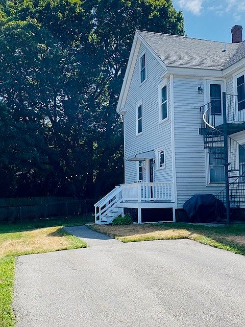 Driveway / Side Entrance