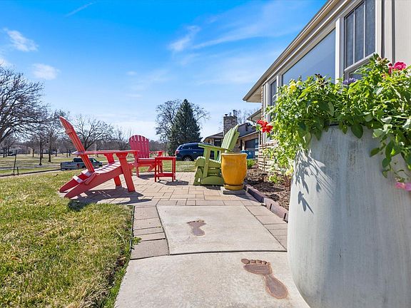 4th image of 3609 York Ave N