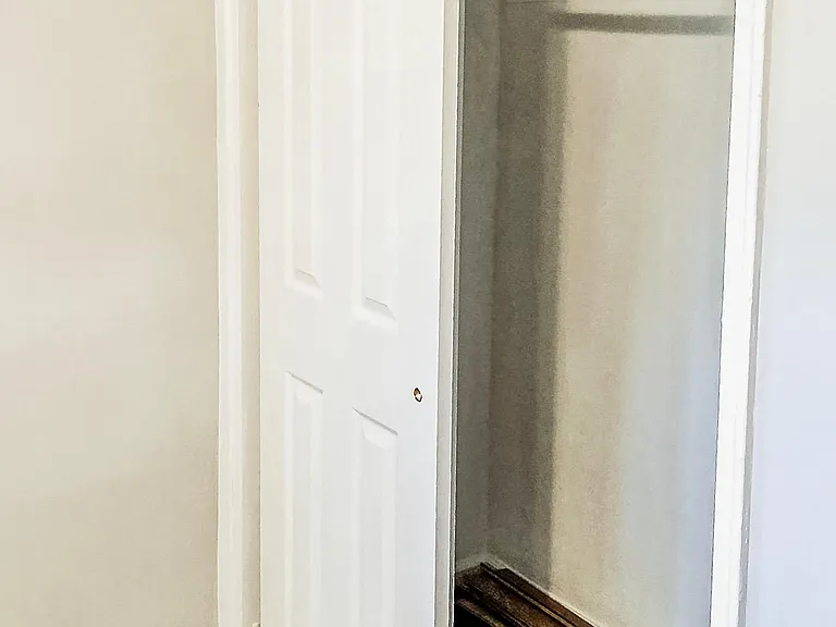 (Unit #2|1-Bed/1-Bath|Second Floor): Bedroom Closet