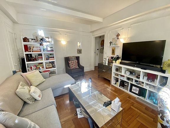 2nd image of 201 E 35th St APT 2D