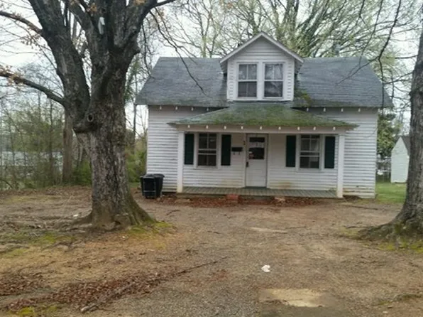 311 Davie St, Lawrenceville, VA 23868