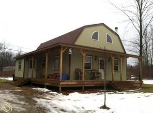 241 S Lake Dr, Columbiaville, MI 48421