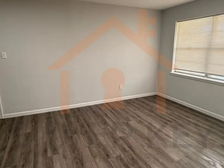 3413 SW Abilene Dr — Photo 3