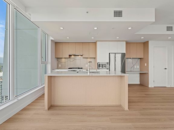 2nd image of 567 Clarke Rd #2901