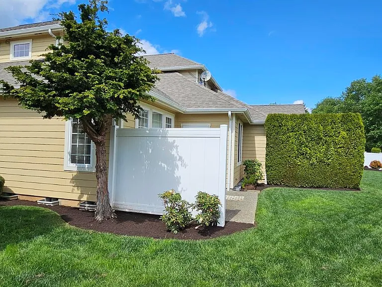 2120 Bender Park Blvd #B — Photo 3
