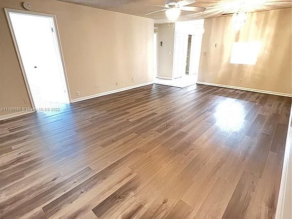 3rd image of 403 SW Natura Ave APT F