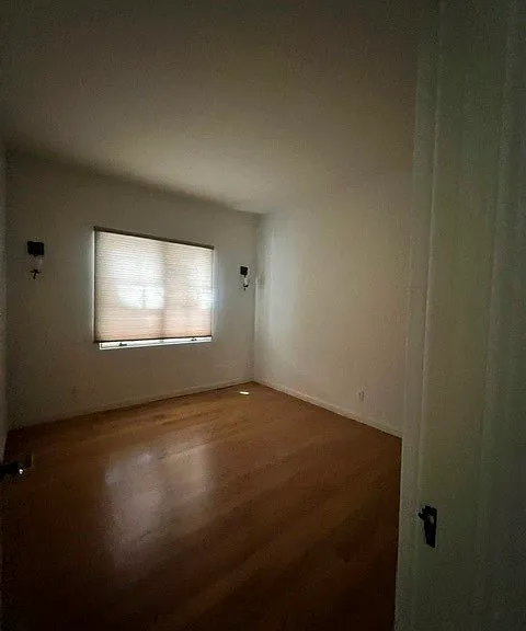 3220 E 2nd St #B — Photo 12