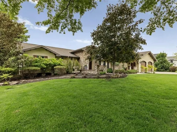 3908 W 140th Dr, Leawood, KS 66224