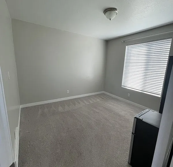 1479 E 3225 N — Photo 6