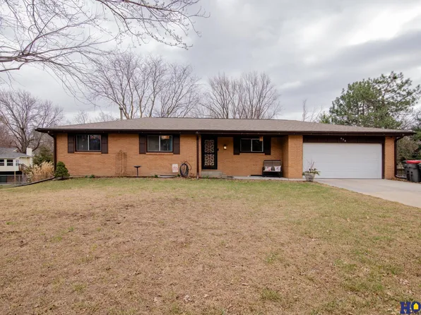830 Sage Cir, Lincoln, NE 68520