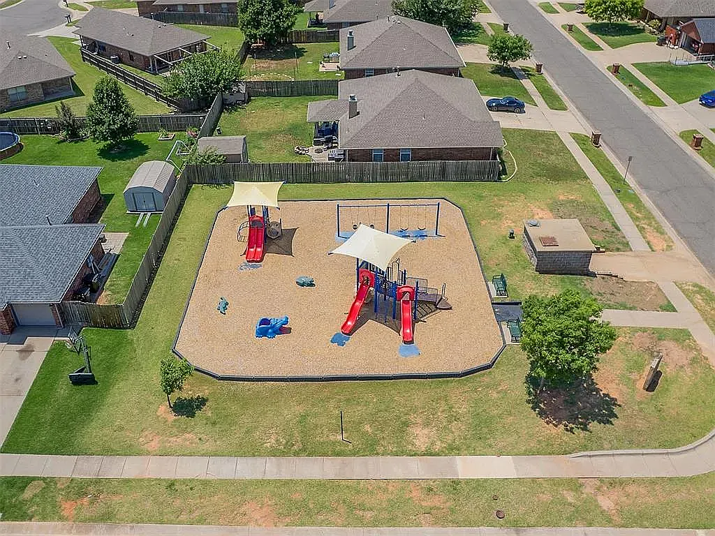 1325 White Oak Rd — Photo 3