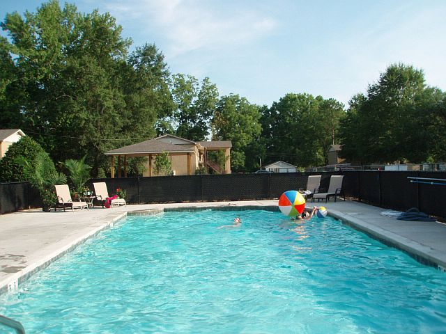 2nd image of 923 Penny Ln