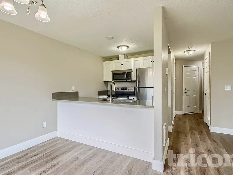 8617 NE 25th Cir — Photo 7