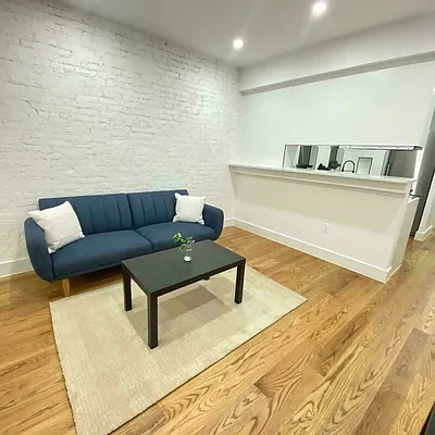 Rented by Suzuki Capital LLC | media 21