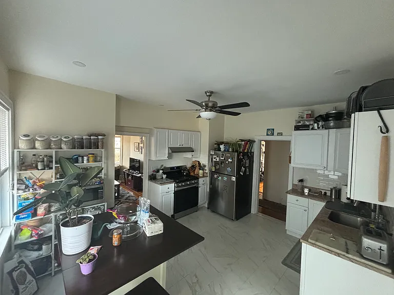 87 Beech St #3 — Photo 4