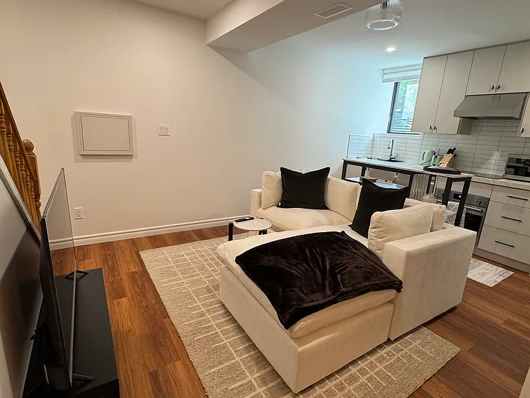 277 Pacific Ave — Photo 3