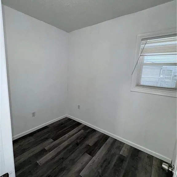 1312 Ontario Ave — Photo 10