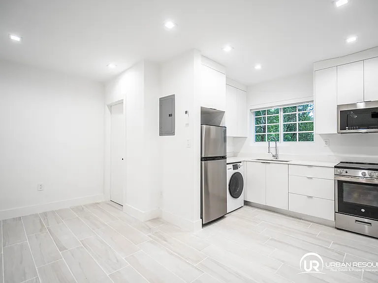 960 Jefferson Ave #203 — Photo 12