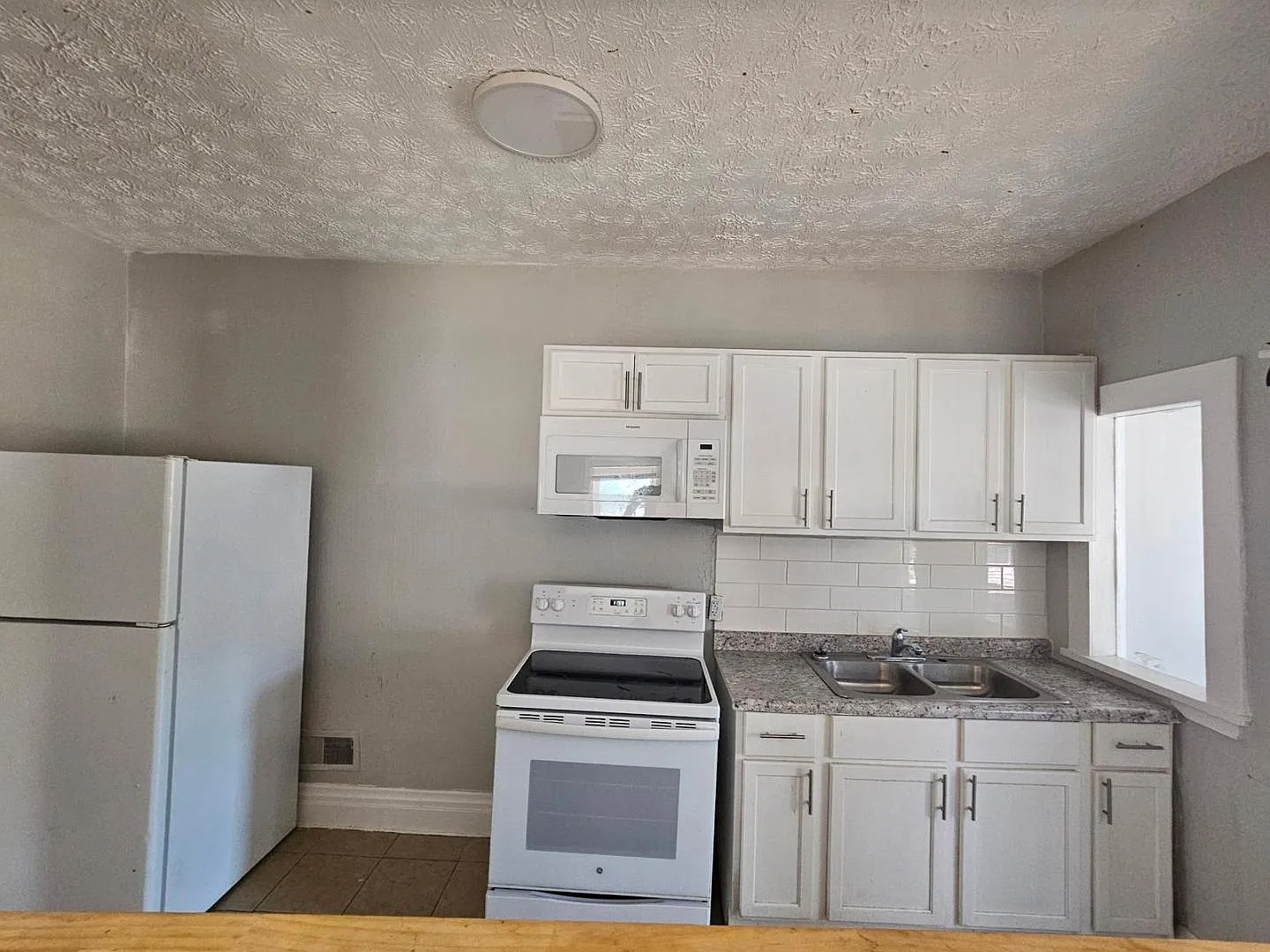 916 W Jackson St - Unit 4 — Photo 3