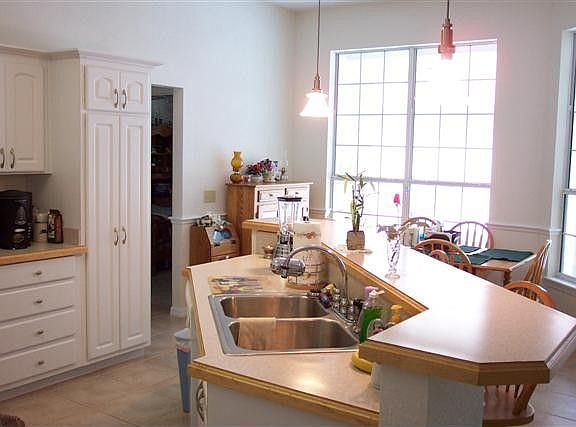 Kitchen-Breakfast Nook