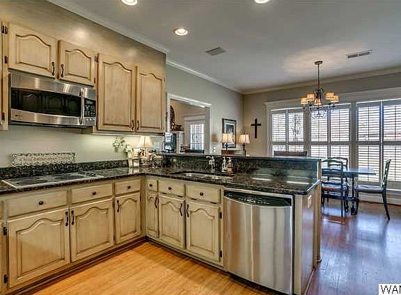 5th image of 1323 Greystone Dr