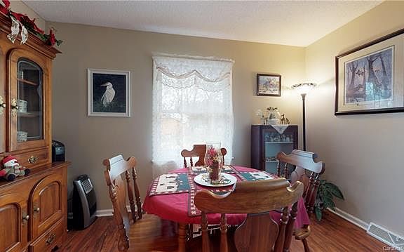 5th image of 3027 Plentywood Dr