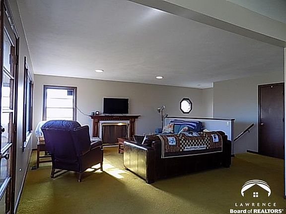 5th image of 2570 Cedarwood Ave