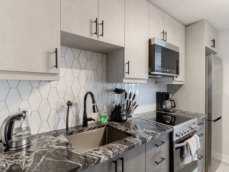 92 Hinton Ave N #618 — Photo 15