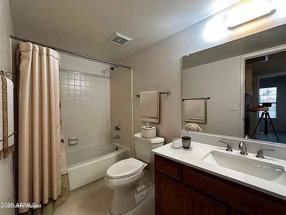 5th image of 11022 S IROQUOIS Drive