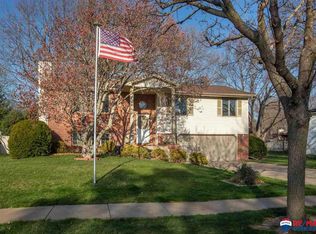 4807 S 66th St, Lincoln, NE 68516