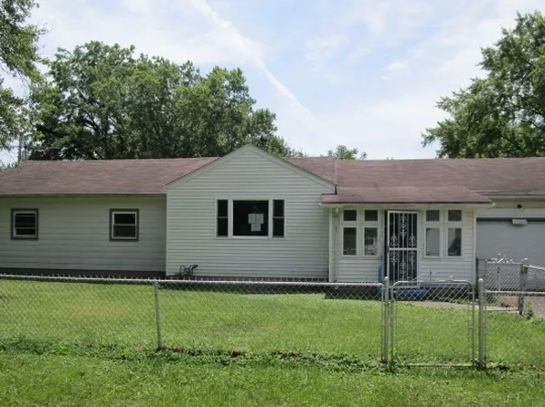 1205 E 46th St, Anderson, IN 46013