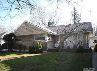 7309 196th Pl, Fresh Meadows, NY 11366