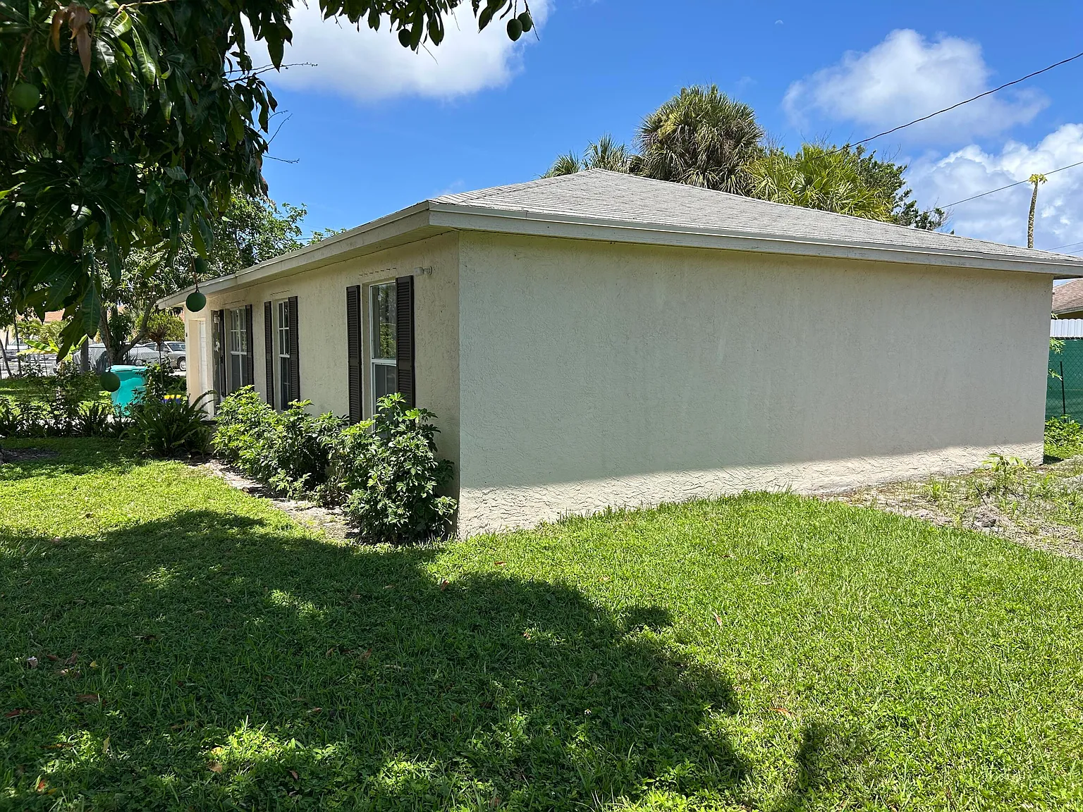3 bed, 2.0 bath, 1169 sqft, $3,200 — Photo 1