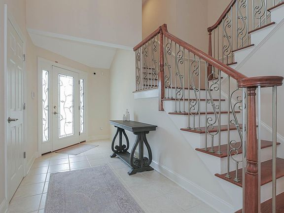 3rd image of 30 Seaview Dr