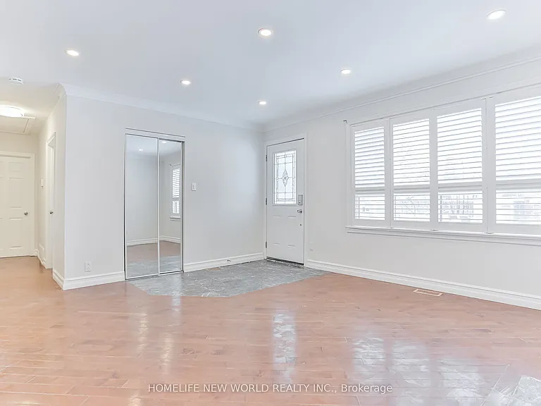 3 Erlesmere Ave — Photo 3