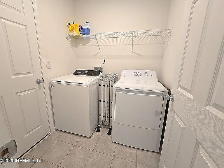 1st image of 3089 Lucille Ln