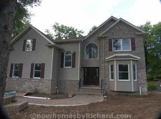 776 Hillsdale Ave, Hillsdale, NJ 07642