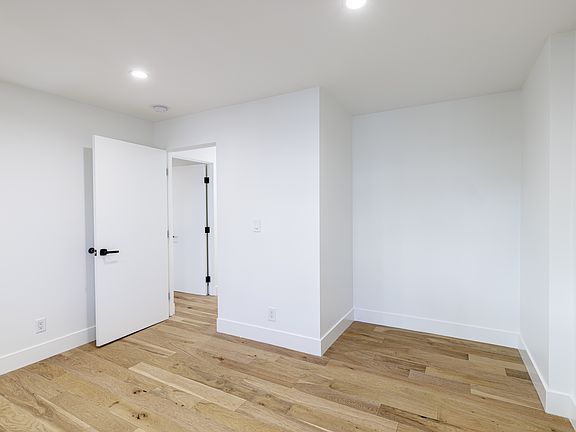 2nd image of 1657 Malcolm Ave #4