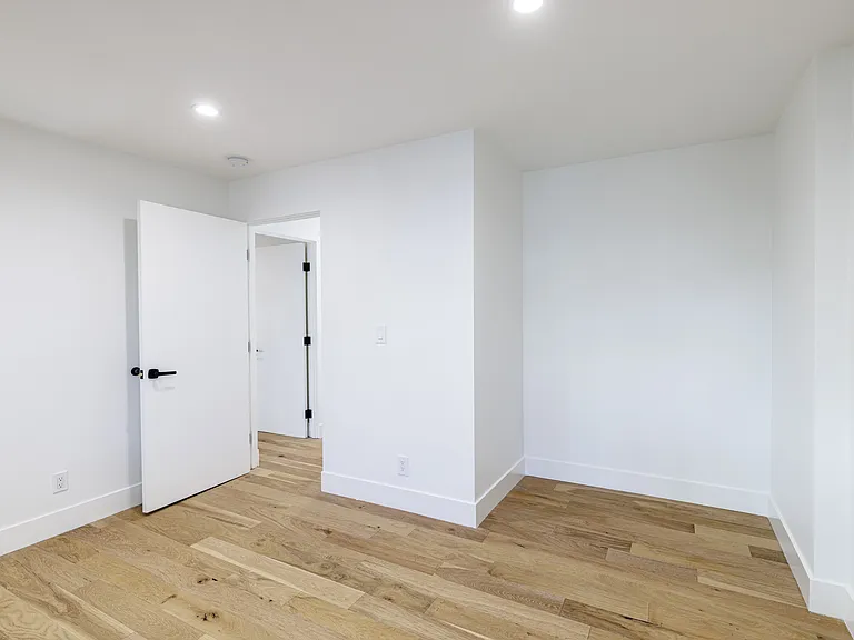 1657 Malcolm Ave — Photo 21