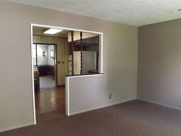 3rd image of 1800 Washington Dr